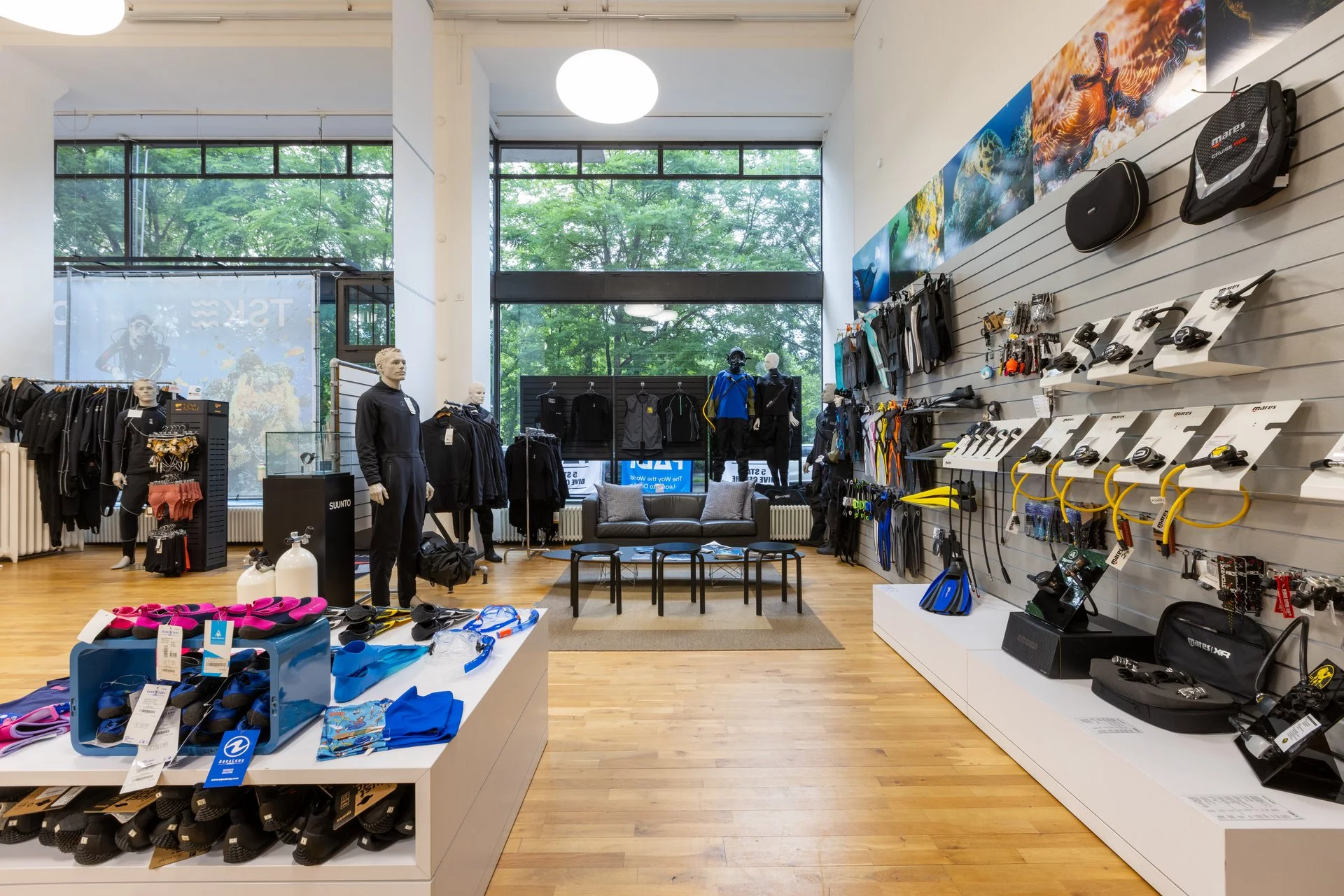 TSK Zürich — PADI 5 Star IDC Center, Showroom am Stauffacherquai